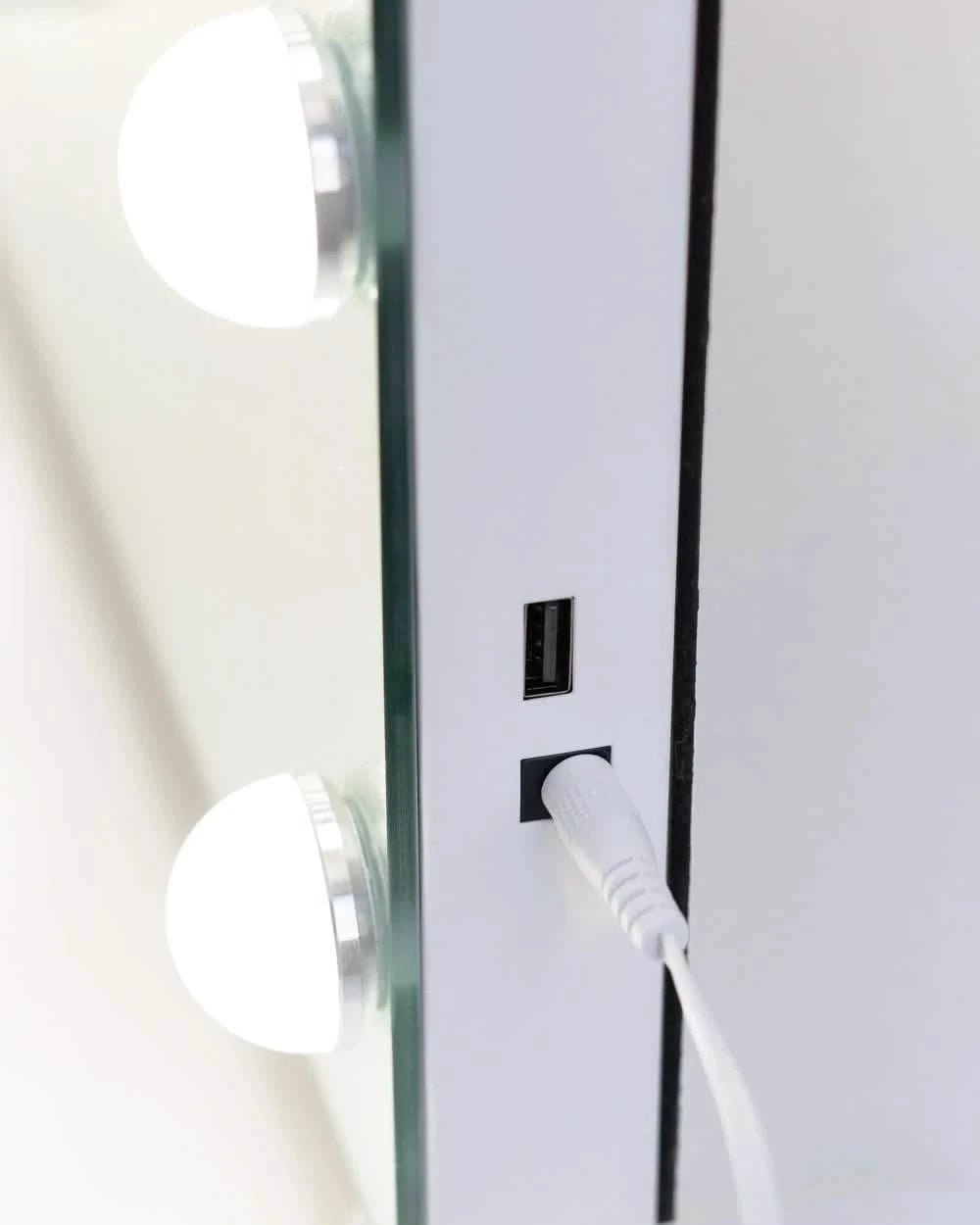 Espejo con Luz - Ovalado - Misswood